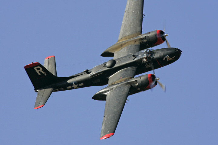 kham pha may bay nem bom a 26b sieu nhanh cua khong quan my