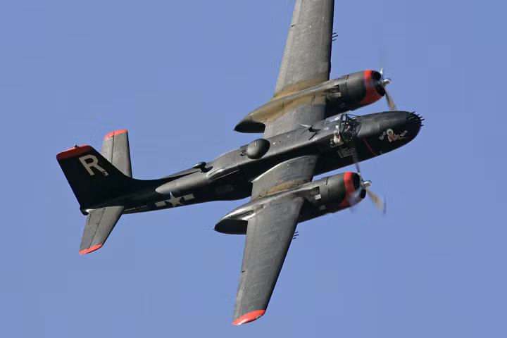 kham pha may bay nem bom a 26b sieu nhanh cua khong quan my