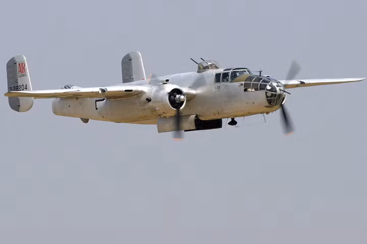 sieu pham may bay nem bom b 25 cua my cong chua thai binh duong