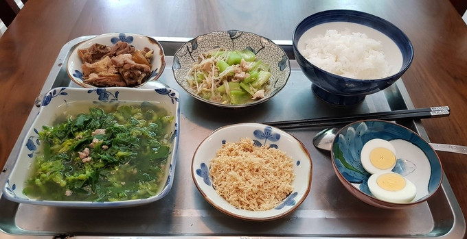 mam com me chong nau cho con dau o cu thu hut chuc nghin like