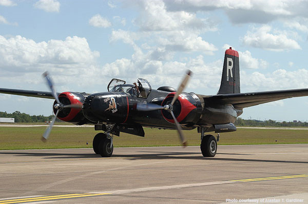 kham pha may bay nem bom a 26b sieu nhanh cua khong quan my