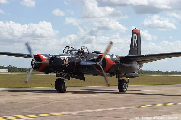 kham pha may bay nem bom a 26b sieu nhanh cua khong quan my