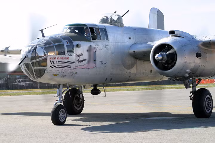 sieu pham may bay nem bom b 25 cua my cong chua thai binh duong