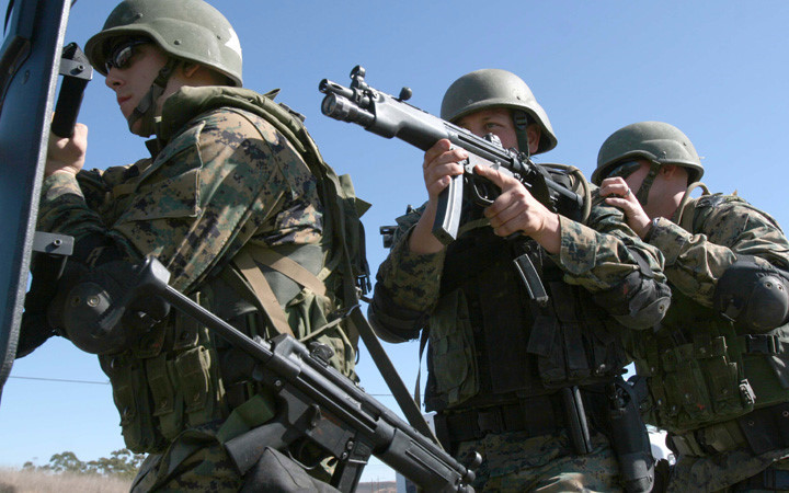 photo xem doi phan ung dac biet cua thuy quan luc chien my dien tap