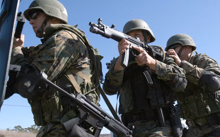 photo xem doi phan ung dac biet cua thuy quan luc chien my dien tap