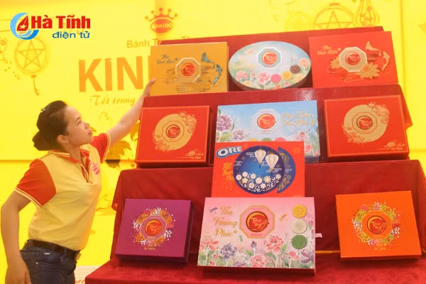 thi truong banh trung thu hang handmade len ngoi