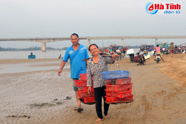 lang bien cam nhuong hoi sinh sau bao