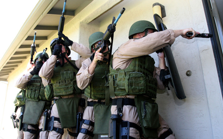 photo xem doi phan ung dac biet cua thuy quan luc chien my dien tap