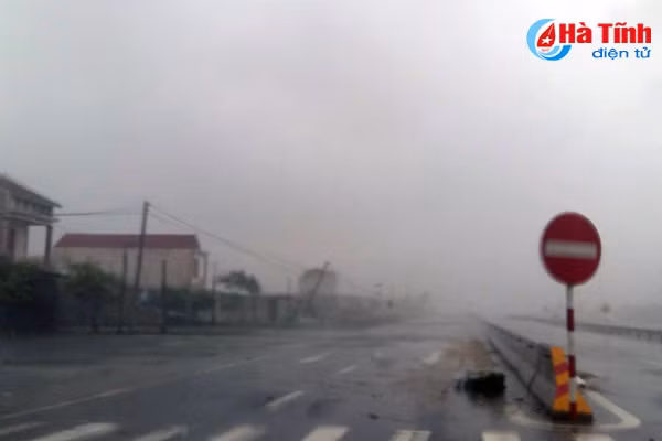 hinh anh thiet hai ban dau do bao so 10 tai ha tinh