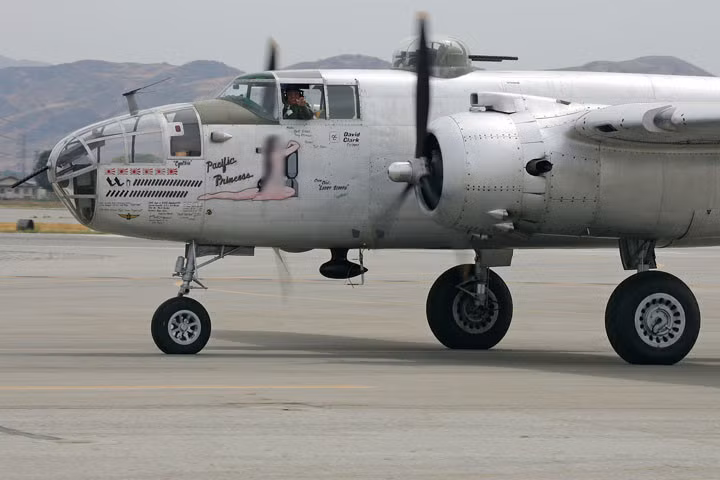 sieu pham may bay nem bom b 25 cua my cong chua thai binh duong