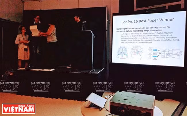 giao su viet 8x vu ngoc tam va 10 bang sang che my