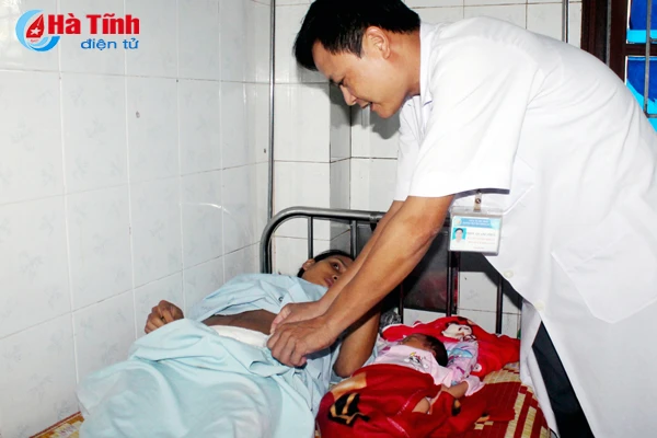 bvdk ky anh mo cap cuu thanh cong 2 ca de kho trong bao