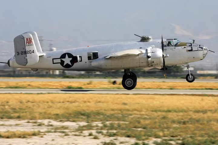 sieu pham may bay nem bom b 25 cua my cong chua thai binh duong