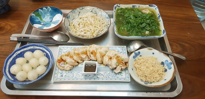 mam com me chong nau cho con dau o cu thu hut chuc nghin like