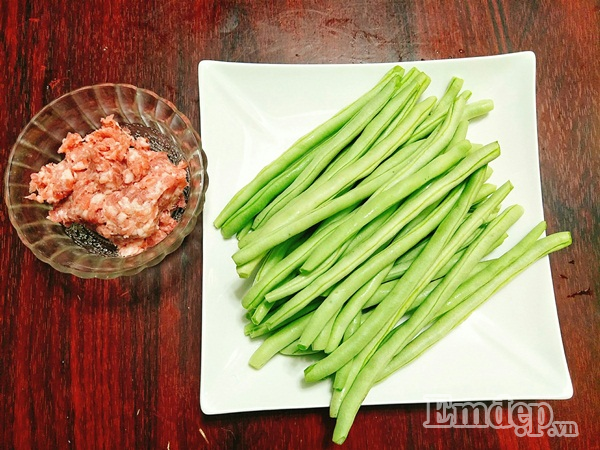 dau co ve xao thit bam cho bua com chieu them duom vi