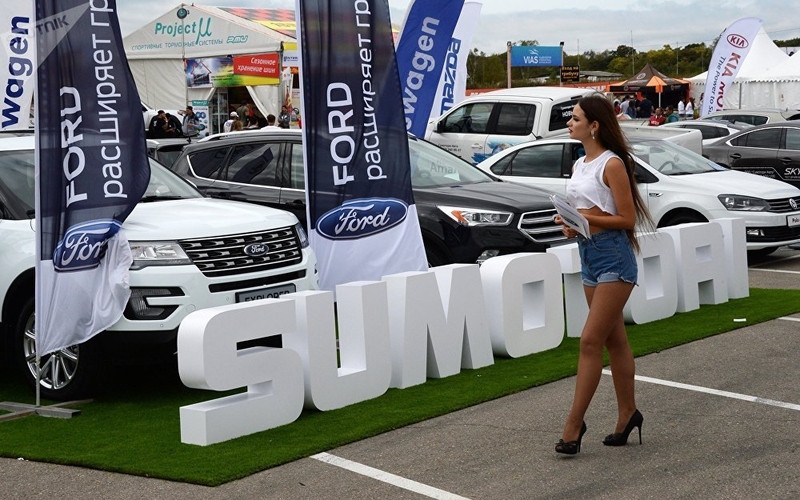 nhung bong hong xinh dep tai trien lam oto quoc te vladivostok