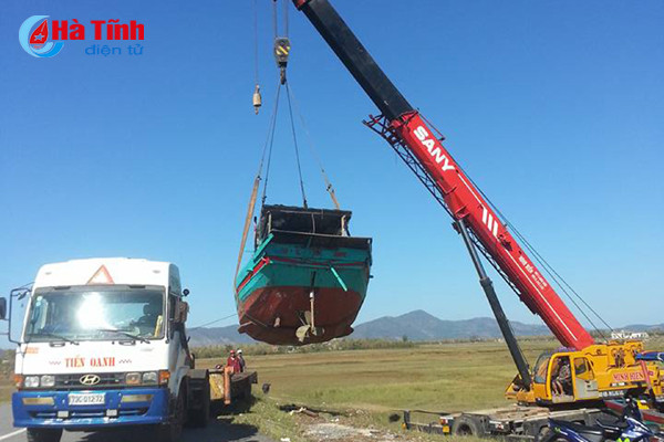 khan truong cuu ho tau ca ngu dan tx ky anh bi bao gay hai