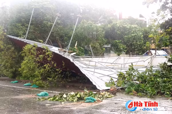 hinh anh thiet hai ban dau do bao so 10 tai ha tinh