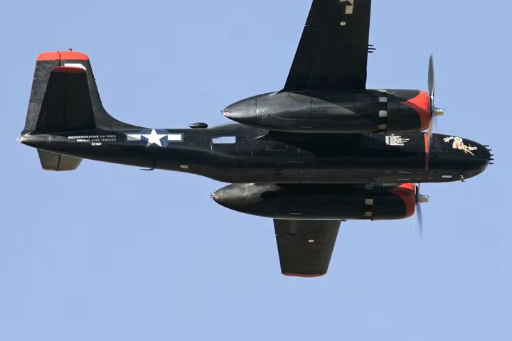 kham pha may bay nem bom a 26b sieu nhanh cua khong quan my