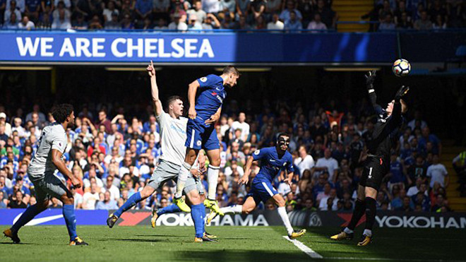 alvaro morata qua la chelsea doi mat bai toan nan gian tren hang cong