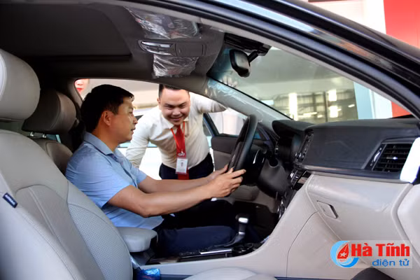 gia giam sau thi truong o to van diu hiu