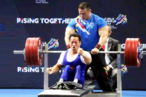 le van cong xuat sac gianh huy chuong vang tai para games 9