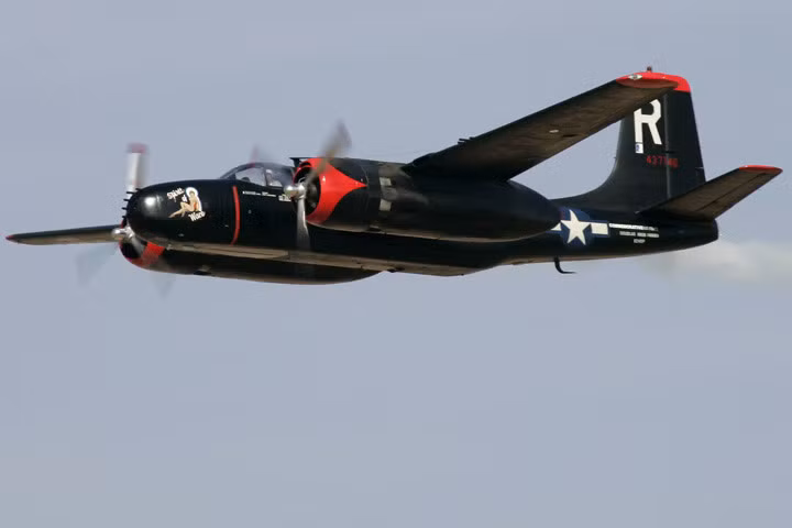 kham pha may bay nem bom a 26b sieu nhanh cua khong quan my