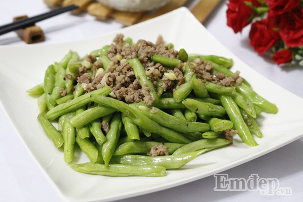 dau co ve xao thit bam cho bua com chieu them duom vi