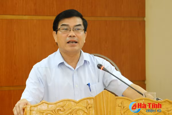 tinh uy ubnd tinh ha tinh quyen gop ung ho dong bao bi thiet hai do mua bao