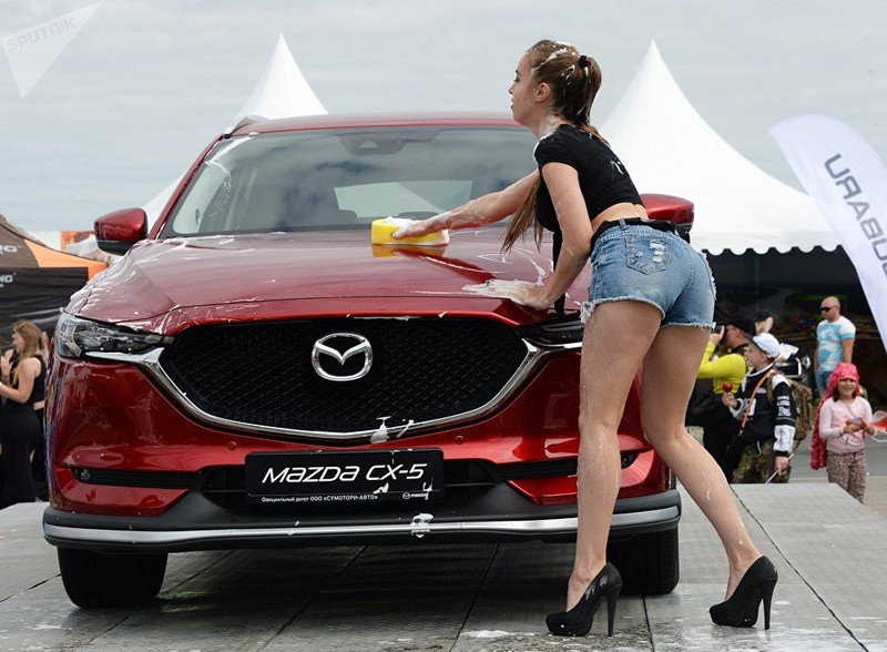 nhung bong hong xinh dep tai trien lam oto quoc te vladivostok