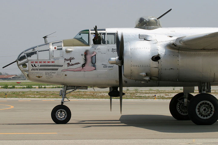 sieu pham may bay nem bom b 25 cua my cong chua thai binh duong