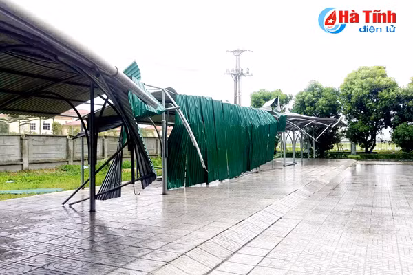 hinh anh thiet hai ban dau do bao so 10 tai ha tinh