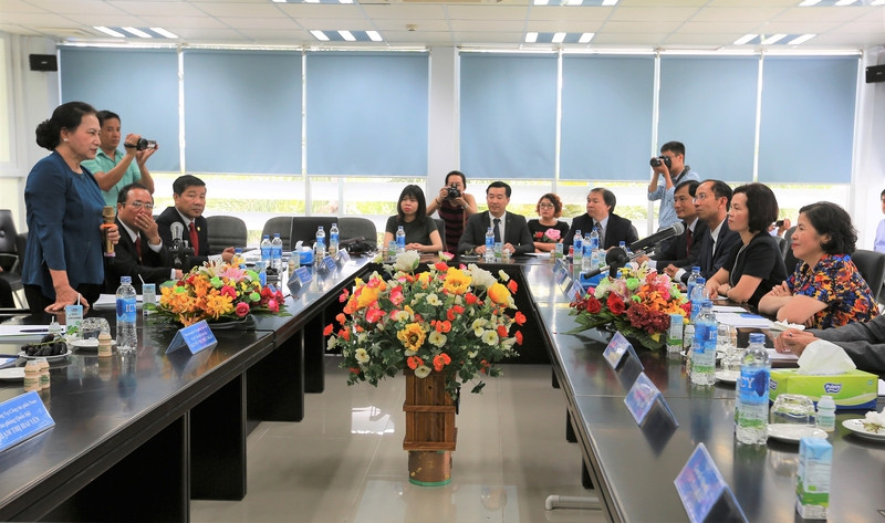 vinamilk chia se kho khan voi tre em vung anh huong thien tai