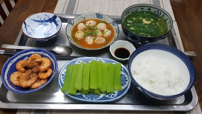 mam com me chong nau cho con dau o cu thu hut chuc nghin like