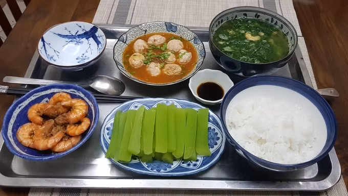 Mâm cơm mẹ chồng nấu cho con dâu ở cữ thu hút chục nghìn like ảnh 9 mam com me chong nau cho con dau o cu thu hut chuc nghin like