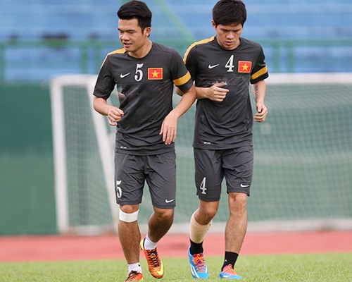 Hoàng Thịnh (5) nhiều nguy cơ lỗi hẹn SEA Games 27, còn Thanh Hào (4) hồi phục tốt và sẽ sớm trở lại. Ảnh: Đức Đồng.