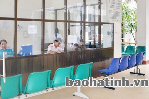 Nhiều buổi phòng khám vắng teo