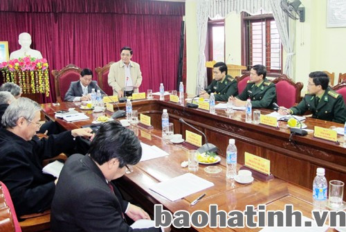 Phó Chủ tịch HĐND tỉnh Thiều Đình Duy đề nghị BĐBP Hà Tĩnh cần tiếp tục nêu cao tinh thần đoàn kết, thống nhất, làm tốt công tác giáo dục chính trị tư tưởng; xây dựng lực lượng trong sạch, vững mạnh