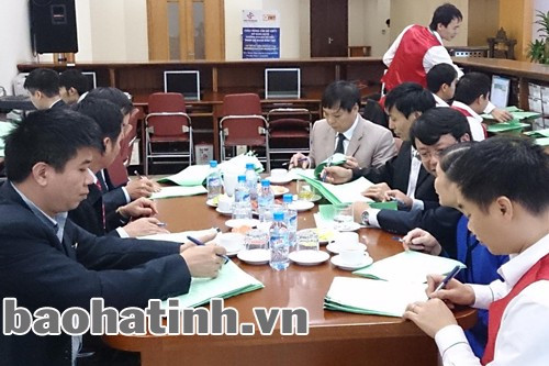 ... và làm việc tại Sàn giao dịch