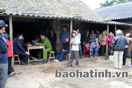 Công an huyện Hương Khê xác minh thông tin tại gia đình nạn nhân