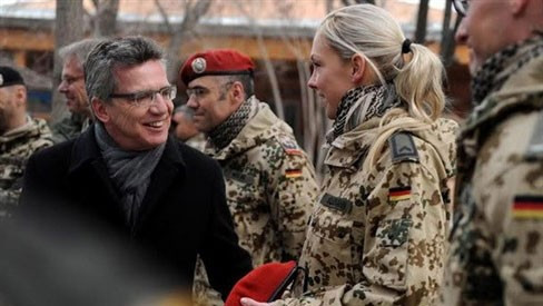 Bộ trưởng Quốc phòng Đức Thomas de Maizière muốn tăng tỷ lệ nữ giới tham gia quân ngũ (Ảnh: DPA).