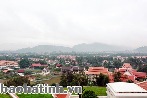 Đến Luông Pha Băng mà chưa lên đỉnh Phousi coi như chưa thưởng thức hết vẻ đẹp nơi này Đến Luông Pha Băng mà chưa lên đỉnh Phousi coi như chưa thưởng thức hết vẻ đẹp nơi này