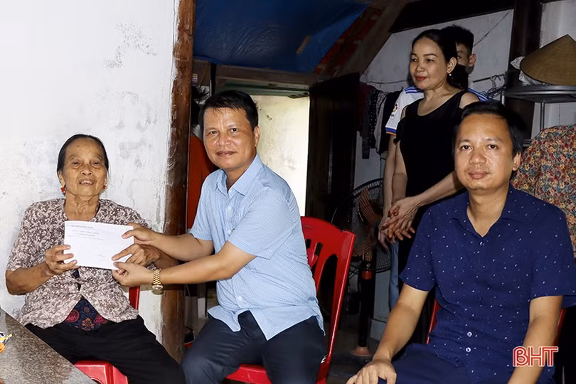 Đức Thọ hỗ trợ nhiều gia đình người có công, hoàn cảnh khó khăn sửa chữa nhà ở