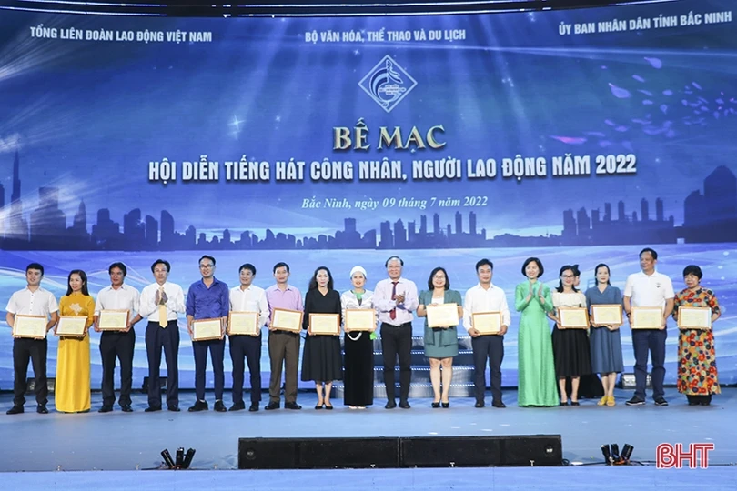 Hà Tĩnh giành 3 huy chương tại Hội diễn “Tiếng hát công nhân, người lao động năm 2022” toàn quốc