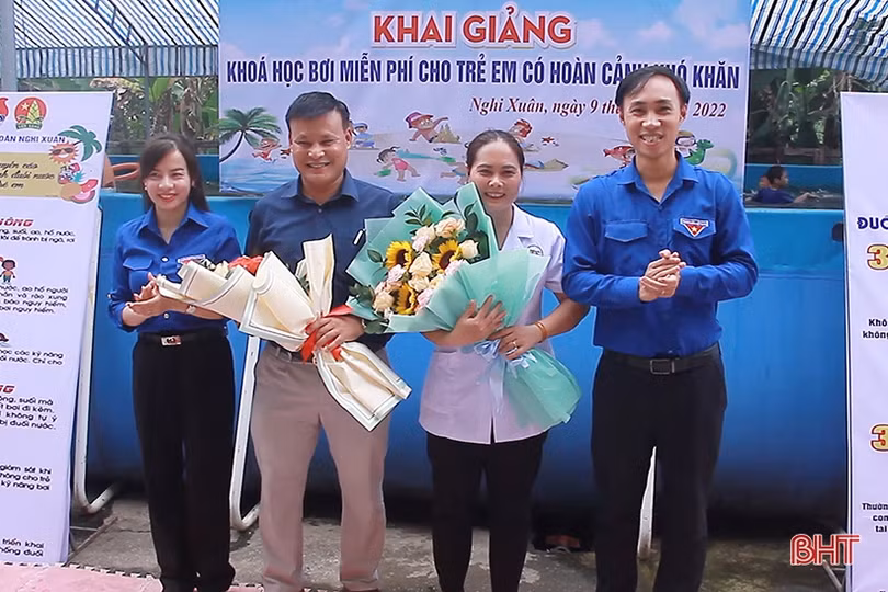 Khai giảng khóa học bơi miễn phí cho trẻ em nghèo ở Nghi Xuân