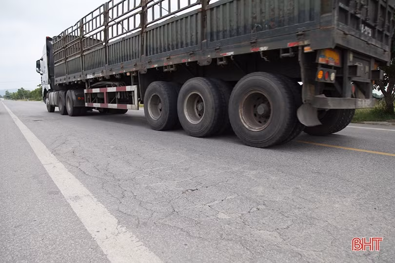 Hà Tĩnh: Mặt đường tỉnh 550 hư hỏng cục bộ