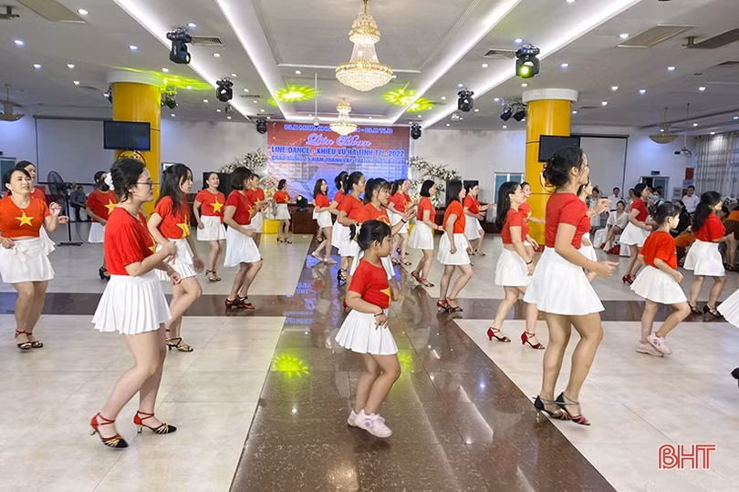 13 câu lạc bộ dân vũ tham gia Liên hoan Khiêu vũ - Dân vũ Hà Tĩnh