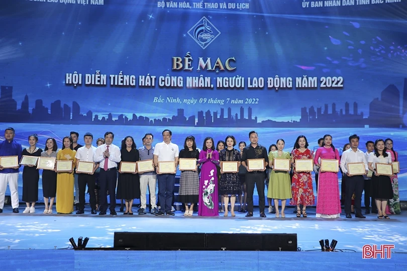 Hà Tĩnh giành 3 huy chương tại Hội diễn “Tiếng hát công nhân, người lao động năm 2022” toàn quốc