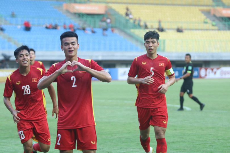 U19 Việt Nam tạm chiếm ngôi đầu của Thái Lan sau khi thắng Brunei