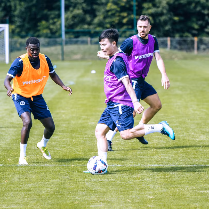 Quang Hải kiến tạo, ghi bàn trong buổi tập của Pau FC